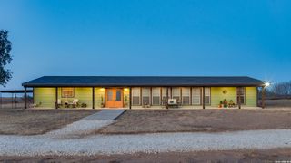 1725 Fm 2504, Poteet, TX 78065