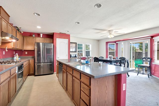 2364 S Rachel Avenue, Fresno, CA 93725