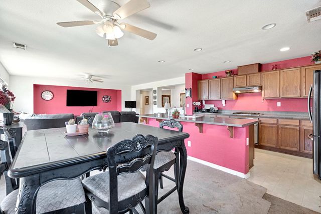 2364 S Rachel Avenue, Fresno, CA 93725