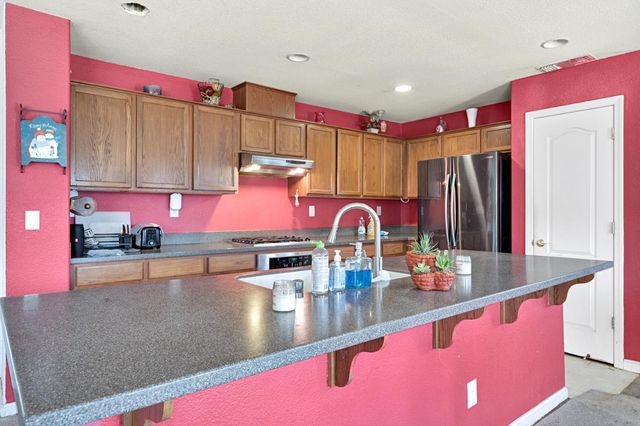 2364 S Rachel Avenue, Fresno, CA 93725
