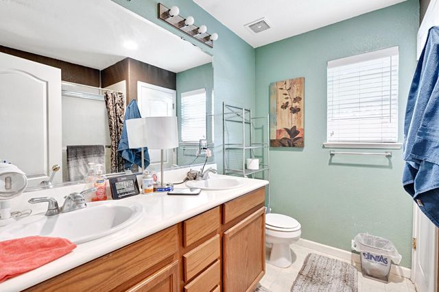 2364 S Rachel Avenue, Fresno, CA 93725