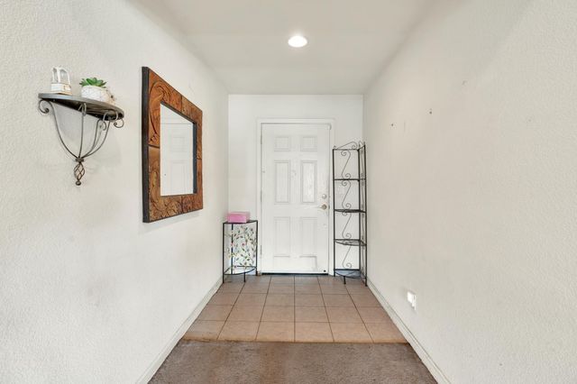 2364 S Rachel Avenue, Fresno, CA 93725