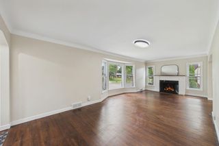 1599 Highland Parkway, Saint Paul, MN 55116