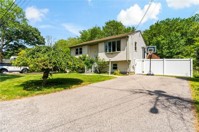 11 Tupelo Trail, Narragansett, RI 02882