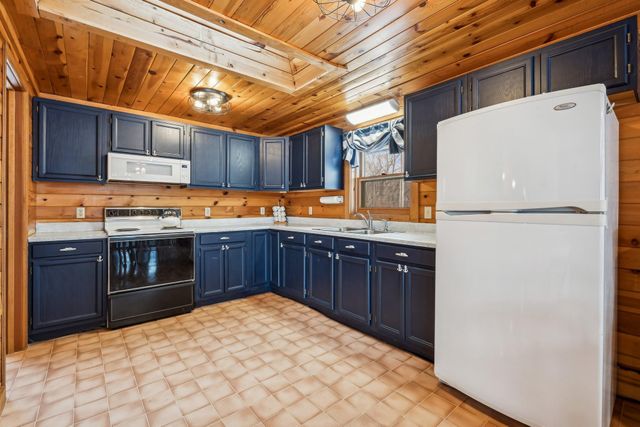 3313 Twin Island Circle NW, Prior Lake, MN 55372
