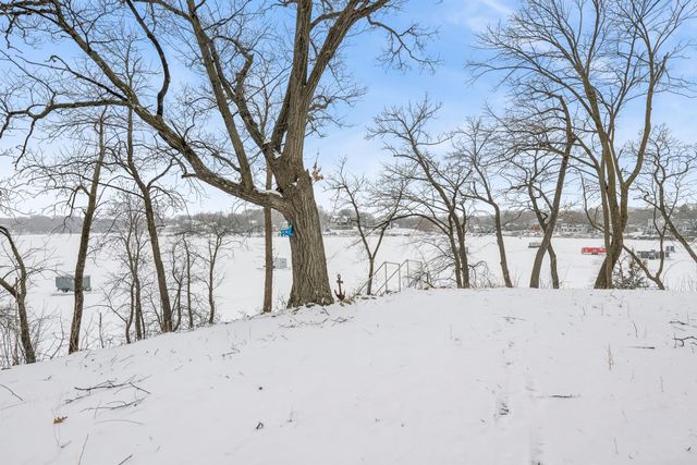 3313 Twin Island Circle NW, Prior Lake, MN 55372
