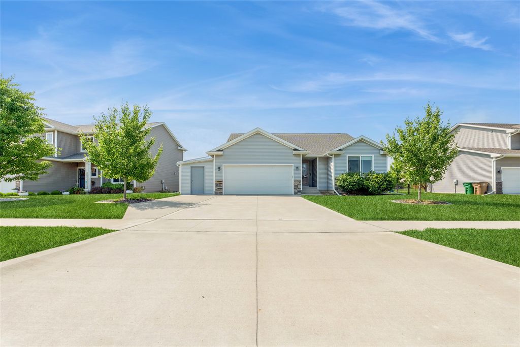 625 Bradford Drive, Norwalk, IA 50211