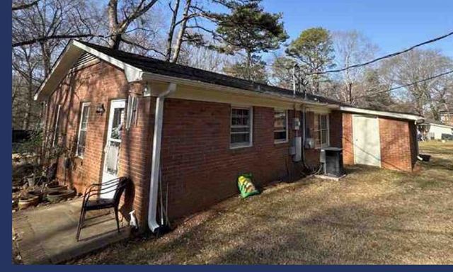 2056 Pineview Drive, Spartanburg, SC 29307