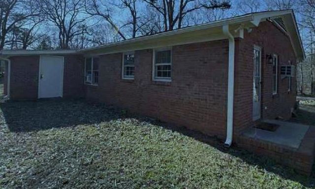 2056 Pineview Drive, Spartanburg, SC 29307