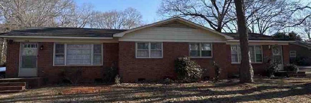 2056 Pineview Drive, Spartanburg, SC 29307