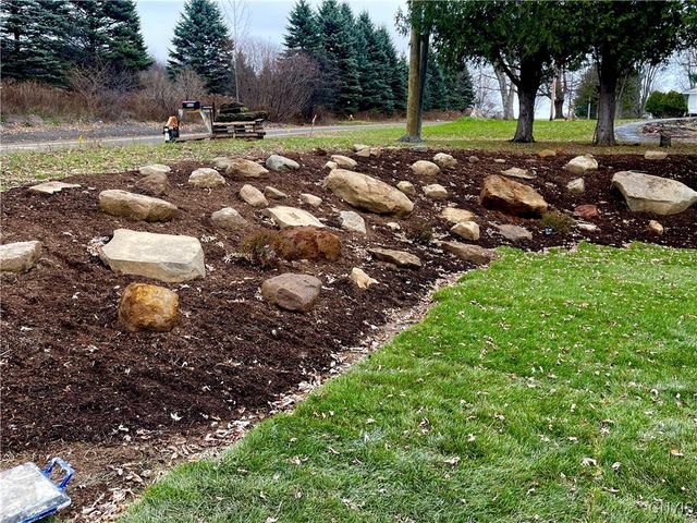 9666 Mallory Road, New Hartford, NY 13413