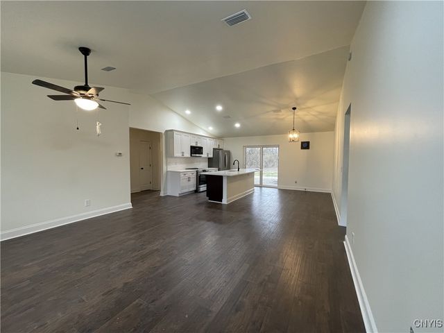 9666 Mallory Road, New Hartford, NY 13413