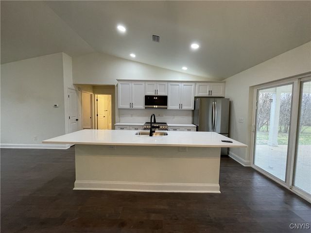 9666 Mallory Road, New Hartford, NY 13413