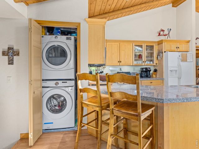 747 Coyote Hill Rd, Allenspark, CO 80510