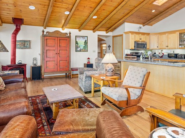 747 Coyote Hill Rd, Allenspark, CO 80510