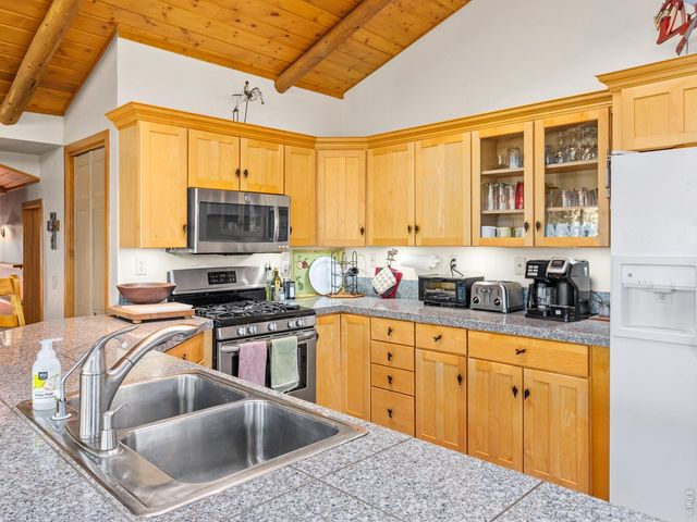 747 Coyote Hill Rd, Allenspark, CO 80510