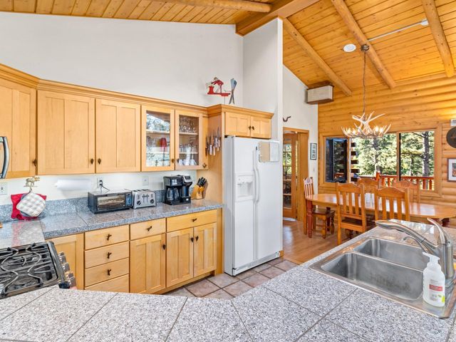 747 Coyote Hill Rd, Allenspark, CO 80510