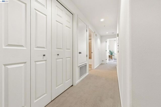 111 Saint Matthews Ave 304, San Mateo, CA 94401