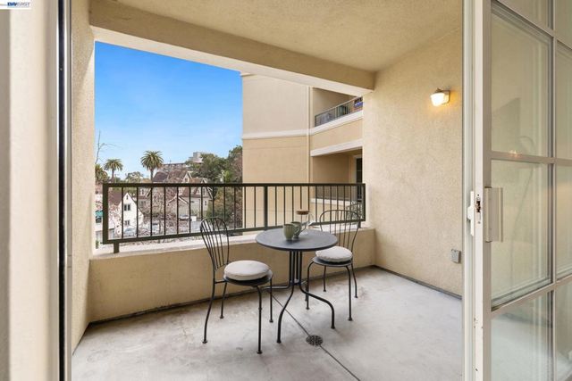 111 Saint Matthews Ave 304, San Mateo, CA 94401