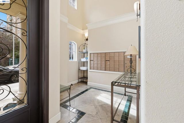111 Saint Matthews Ave 304, San Mateo, CA 94401