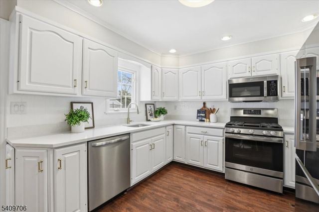 60 Greenwood Ave, Madison Boro, NJ 07940