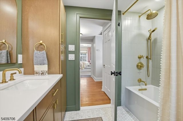 60 Greenwood Ave, Madison Boro, NJ 07940