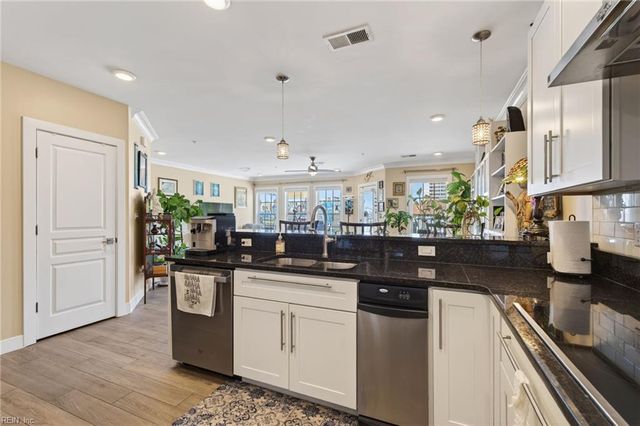 310 24th St Apt 201, Virginia Beach, VA 23451