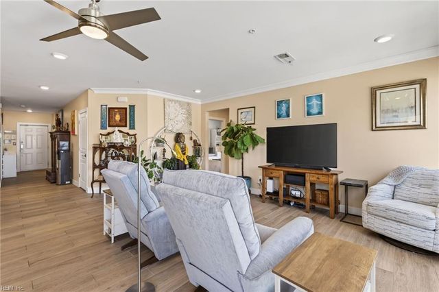 310 24th St Apt 201, Virginia Beach, VA 23451