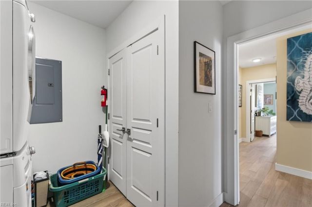 310 24th St Apt 201, Virginia Beach, VA 23451