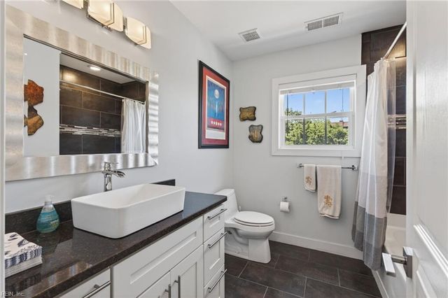 310 24th St Apt 201, Virginia Beach, VA 23451