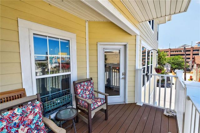 310 24th St Apt 201, Virginia Beach, VA 23451