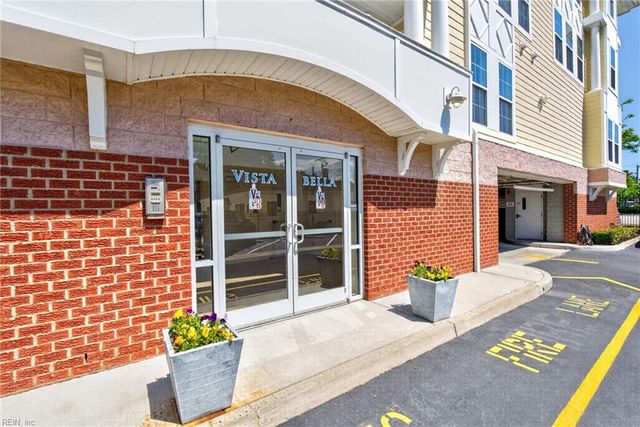310 24th St Apt 201, Virginia Beach, VA 23451