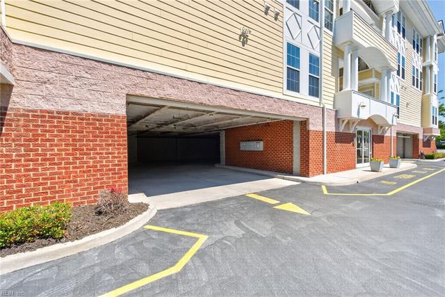 310 24th St Apt 201, Virginia Beach, VA 23451