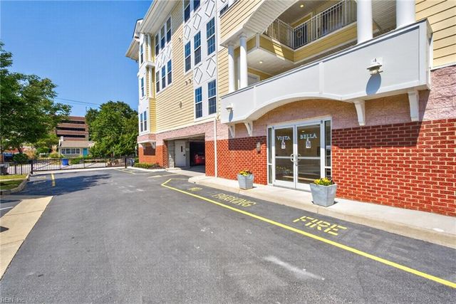 310 24th St Apt 201, Virginia Beach, VA 23451