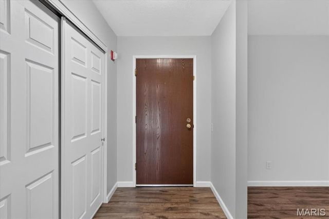 585 Coeur De Royale Drive 201, Creve Coeur, MO 63141