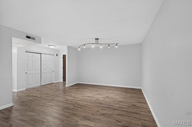 585 Coeur De Royale Drive 201, Creve Coeur, MO 63141