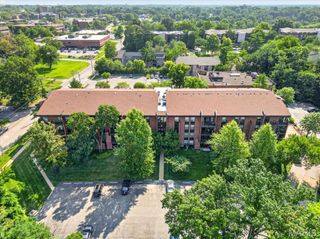 585 Coeur De Royale Drive 201, Creve Coeur, MO 63141