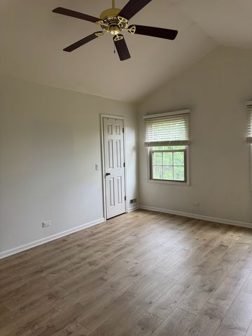 2404 Kenmore Court, Schaumburg, IL 60193