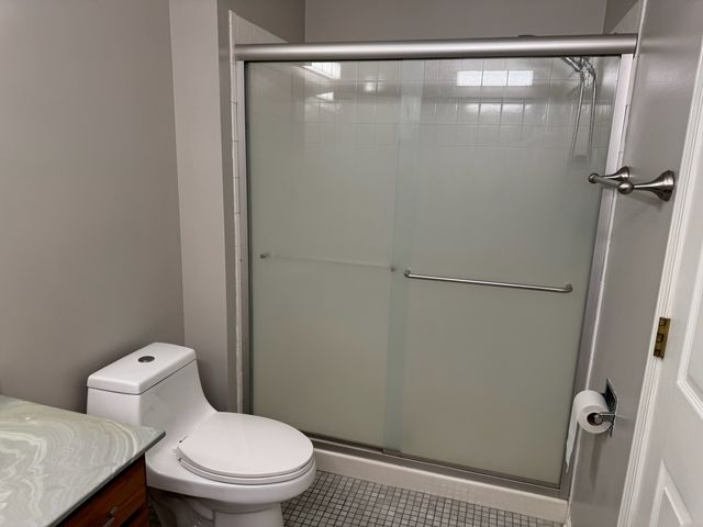2404 Kenmore Court, Schaumburg, IL 60193