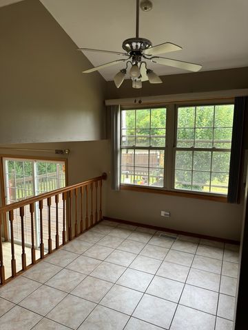 2404 Kenmore Court, Schaumburg, IL 60193