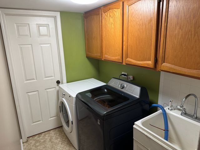 2404 Kenmore Court, Schaumburg, IL 60193