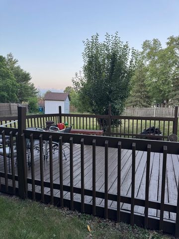 2404 Kenmore Court, Schaumburg, IL 60193