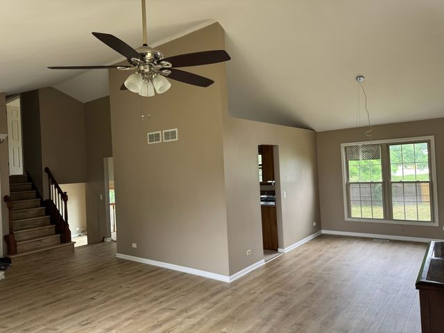 2404 Kenmore Court, Schaumburg, IL 60193