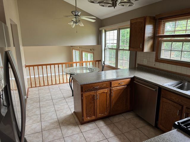 2404 Kenmore Court, Schaumburg, IL 60193