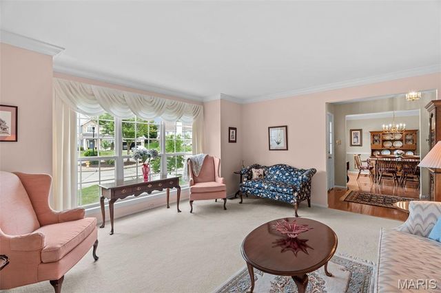 825 Crosswood Court, St Louis, MO 63129
