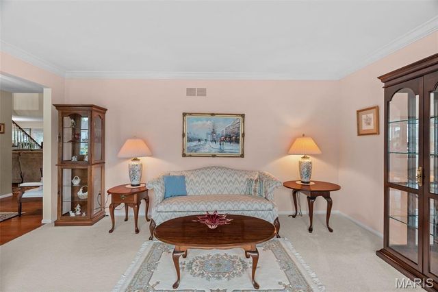 825 Crosswood Court, St Louis, MO 63129