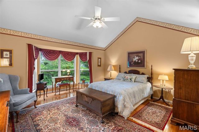 825 Crosswood Court, St Louis, MO 63129
