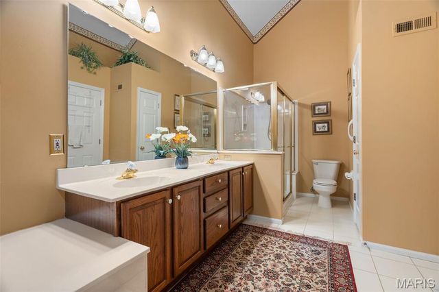 825 Crosswood Court, St Louis, MO 63129