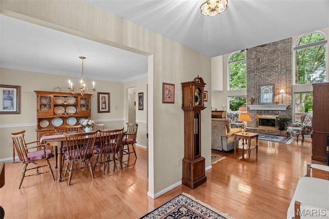 825 Crosswood Court, St Louis, MO 63129