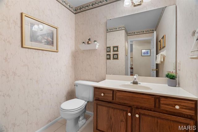 825 Crosswood Court, St Louis, MO 63129